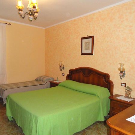 Casa Santella Lägenhet Ponza Exteriör bild
