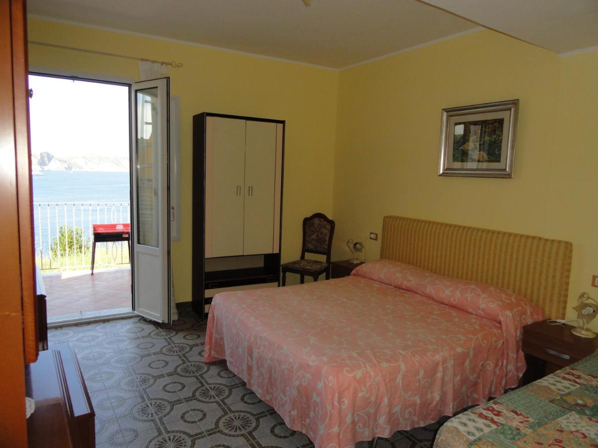 Casa Santella Lägenhet Ponza Exteriör bild